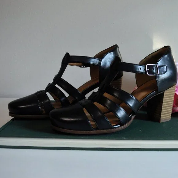 Clarks Artisan Ciera Gull Black Leather T-Strap Sandals - Picture 8 of 14